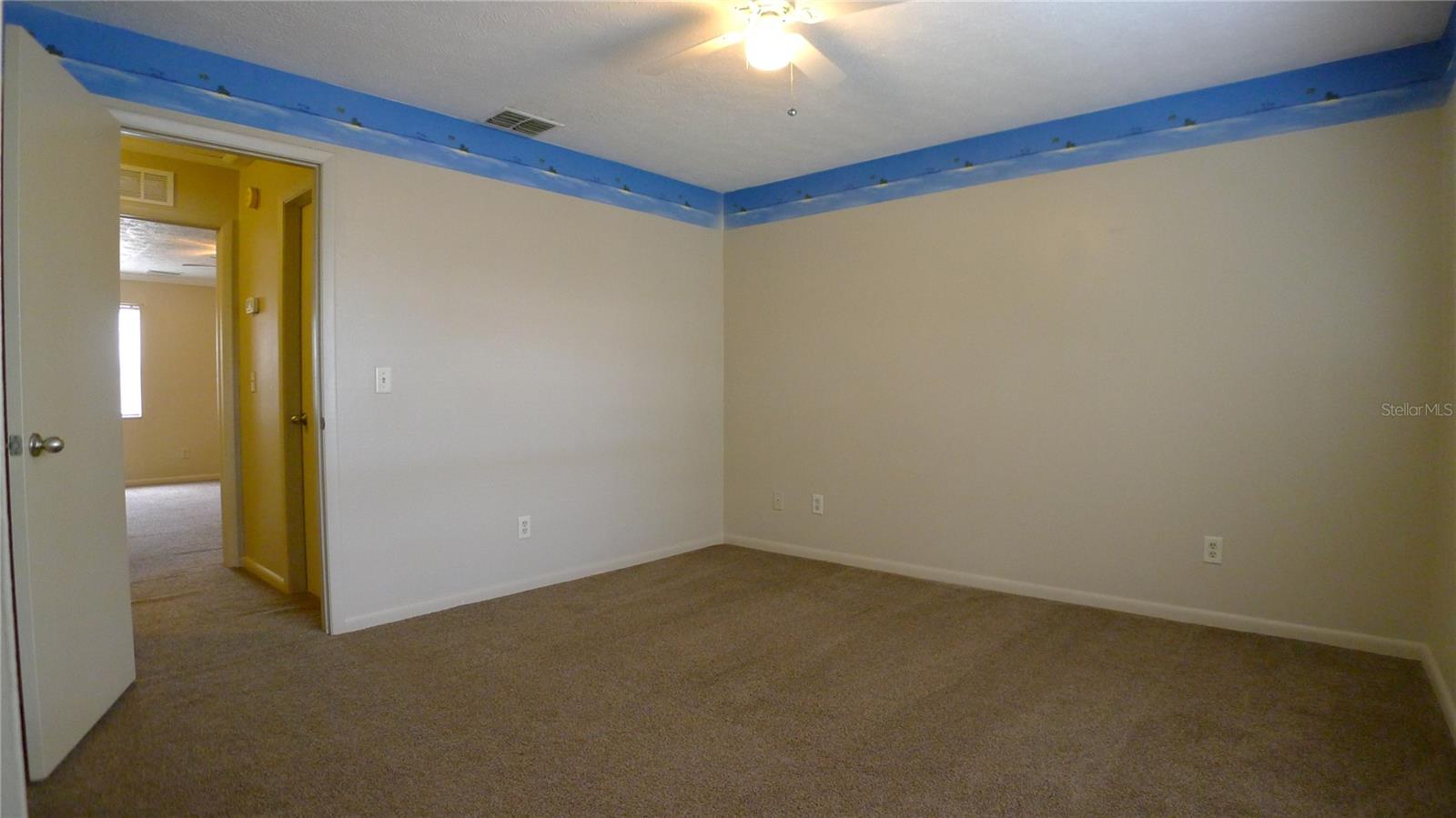 608 LYNCHBURG DR — photo 12