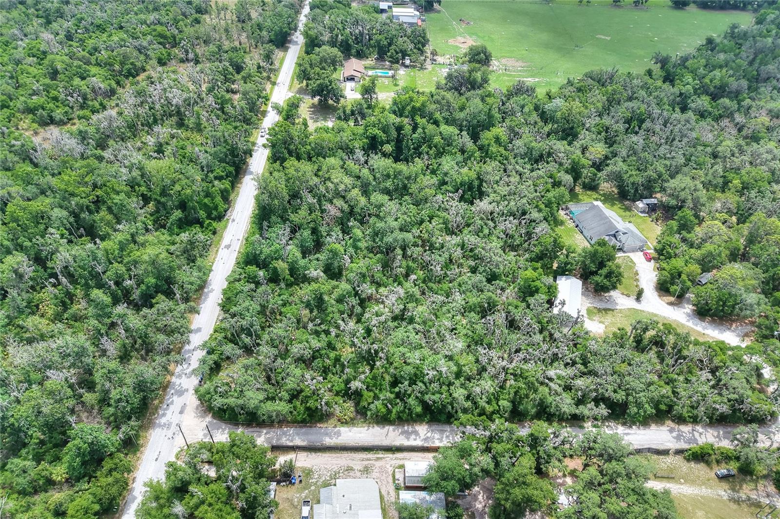 600 THOMPSON RD — photo 3