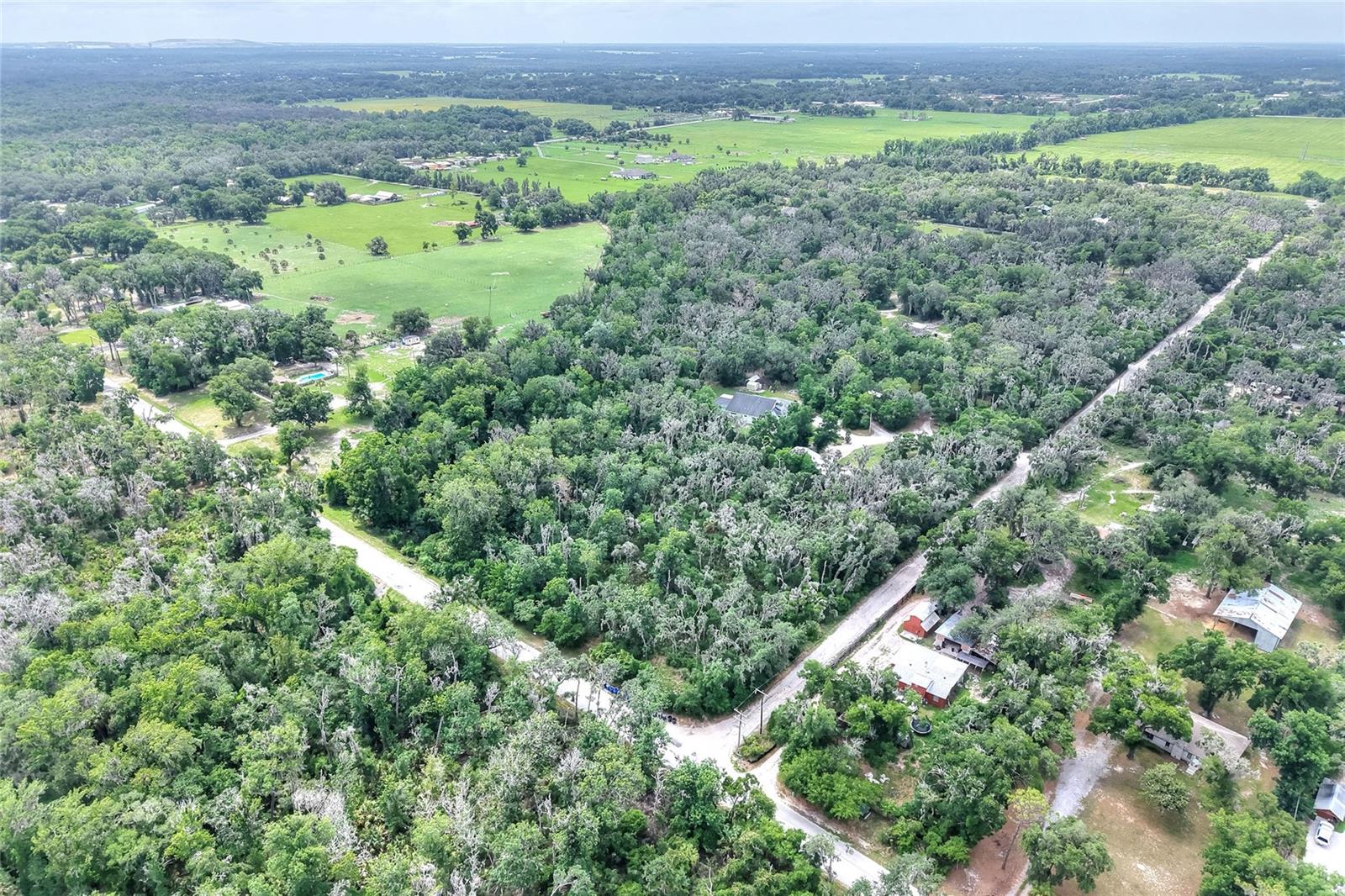 600 THOMPSON RD — photo 2