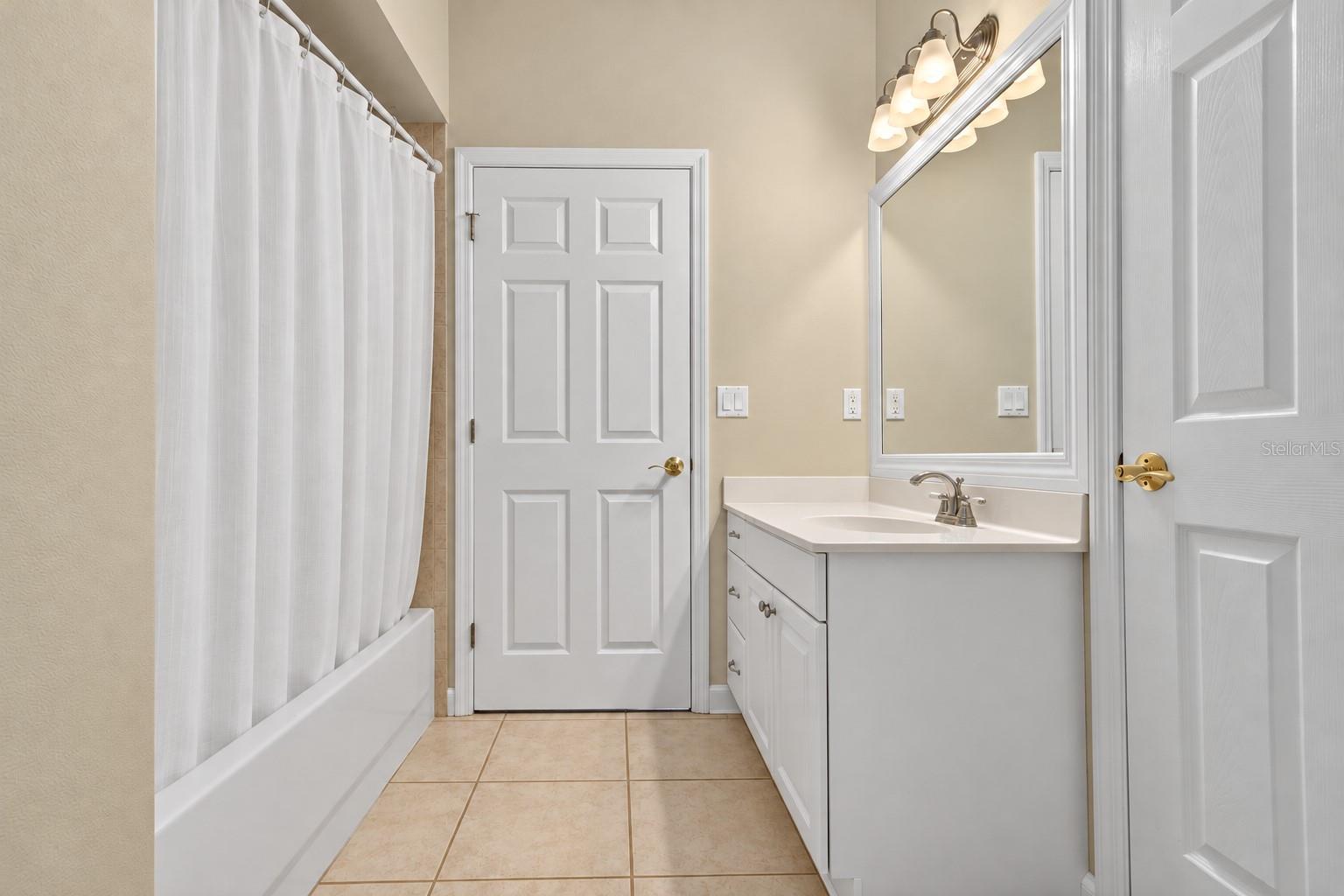 6130 BRIDLEFORD DR — photo 31