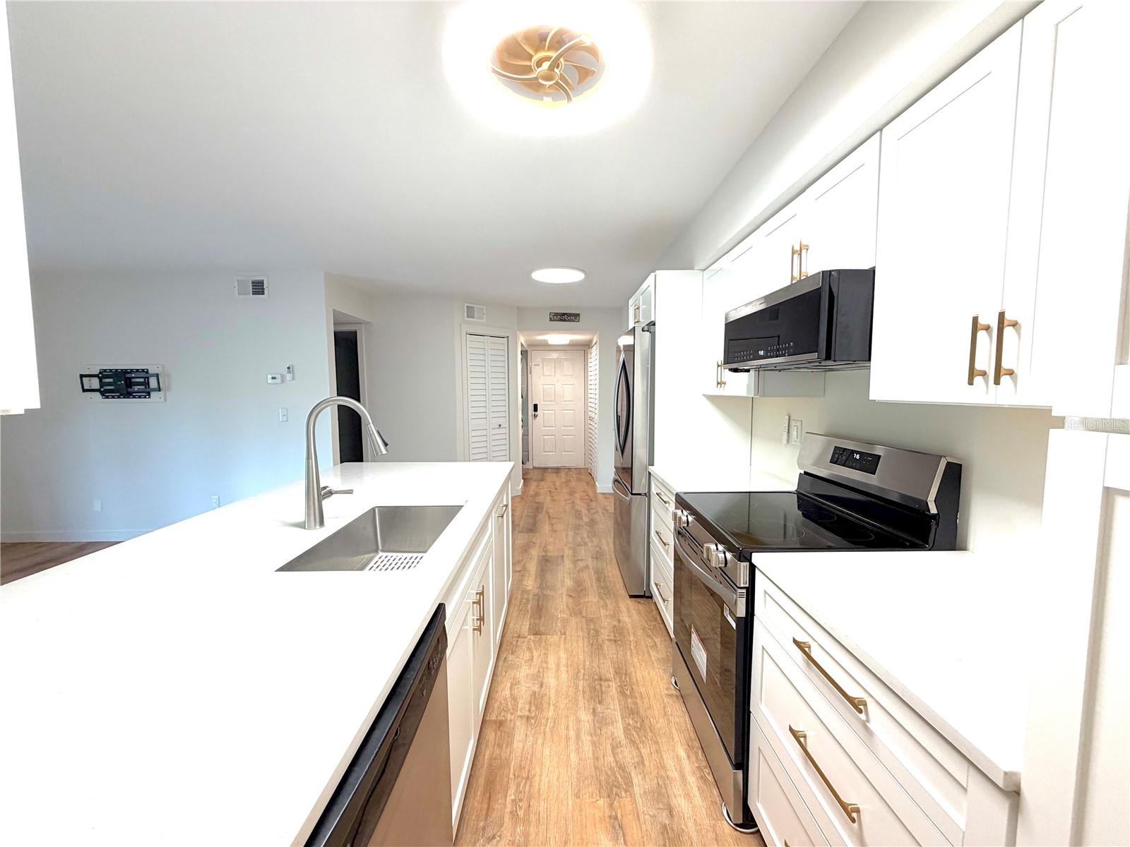 2067 HUNTERS GLEN DR #312 — photo 16