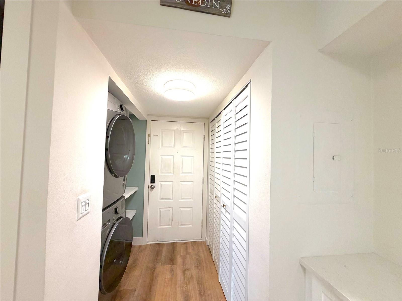 2067 HUNTERS GLEN DR #312 — photo 3
