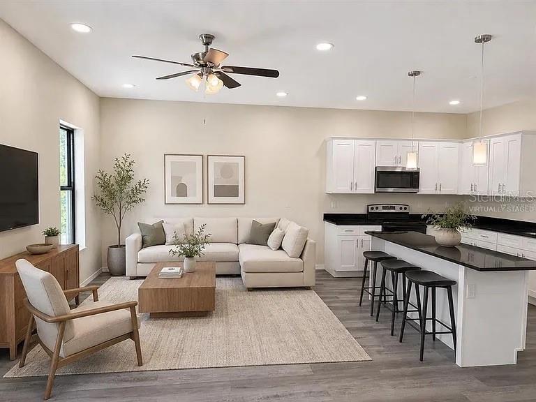 4365 CAMBIO GARDENS CT — photo 3