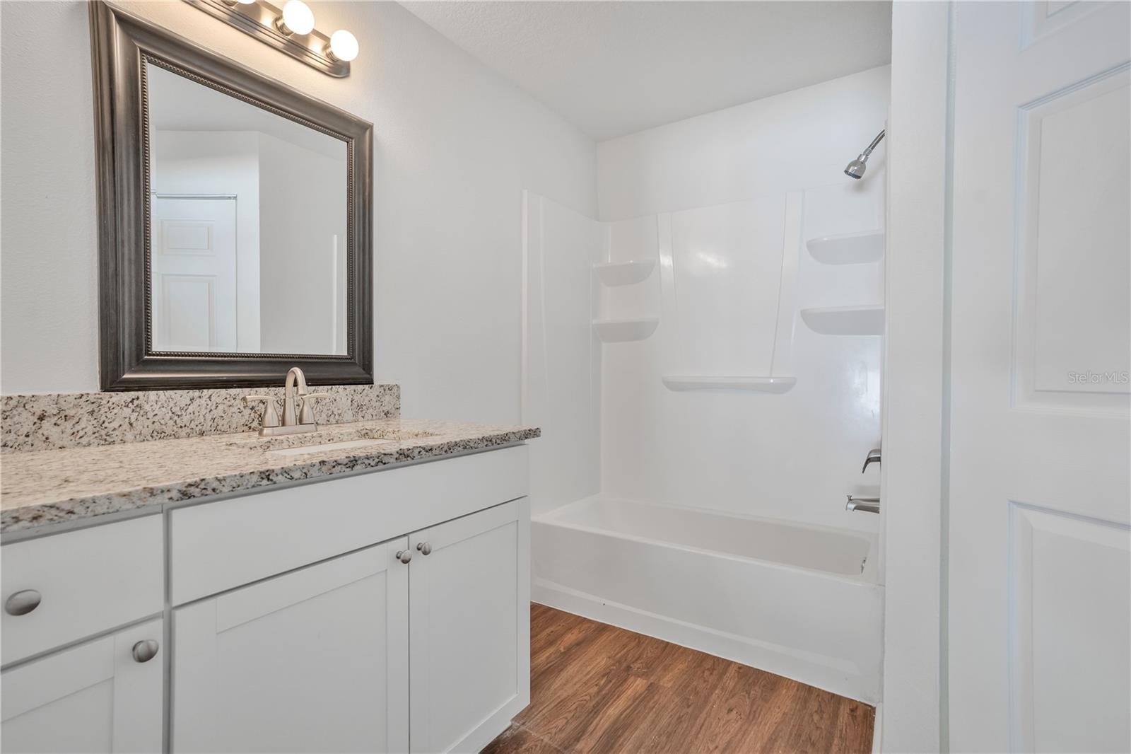 10225 SUMMERVIEW CIR — photo 13