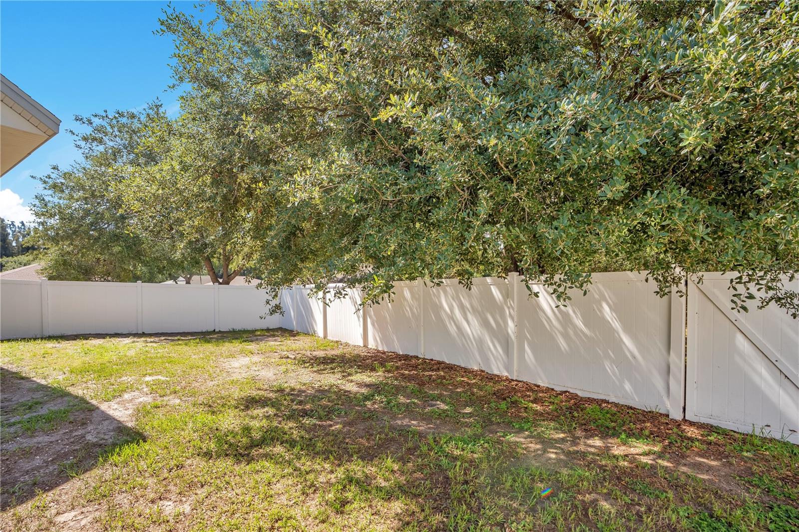 10225 SUMMERVIEW CIR — photo 23