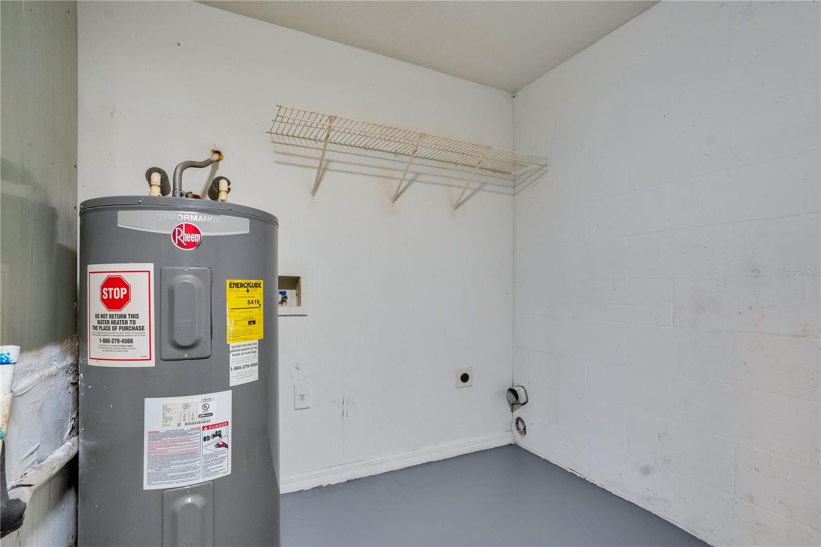 10225 SUMMERVIEW CIR — photo 19
