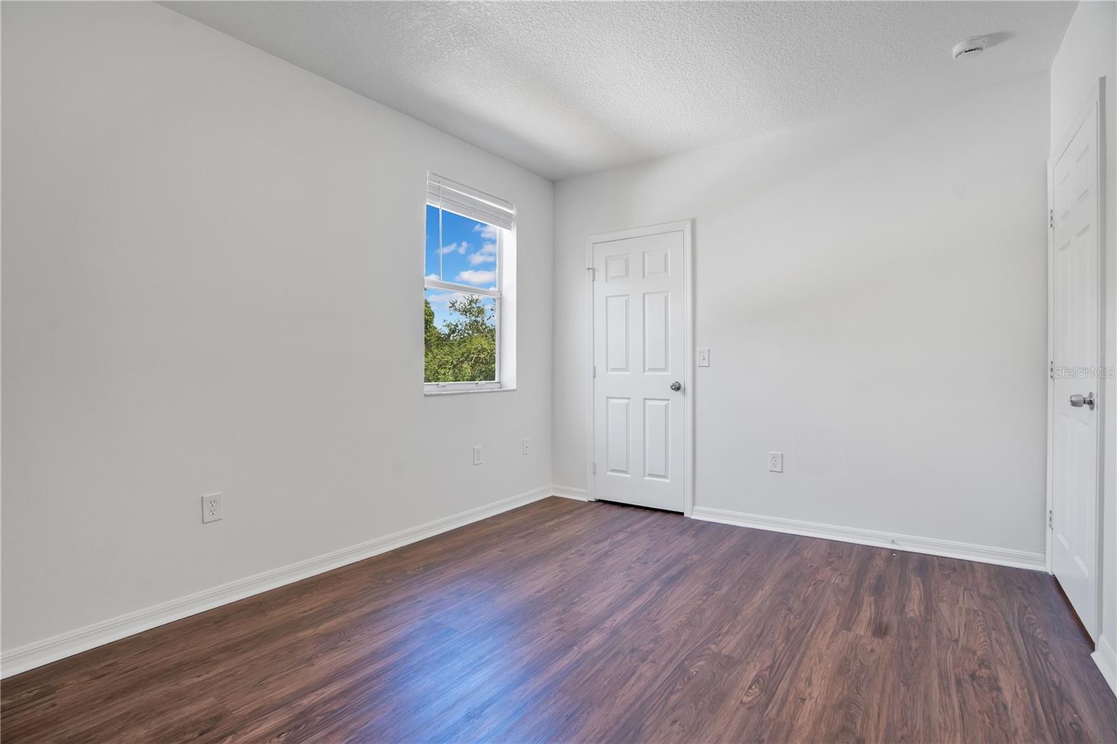 10225 SUMMERVIEW CIR — photo 15