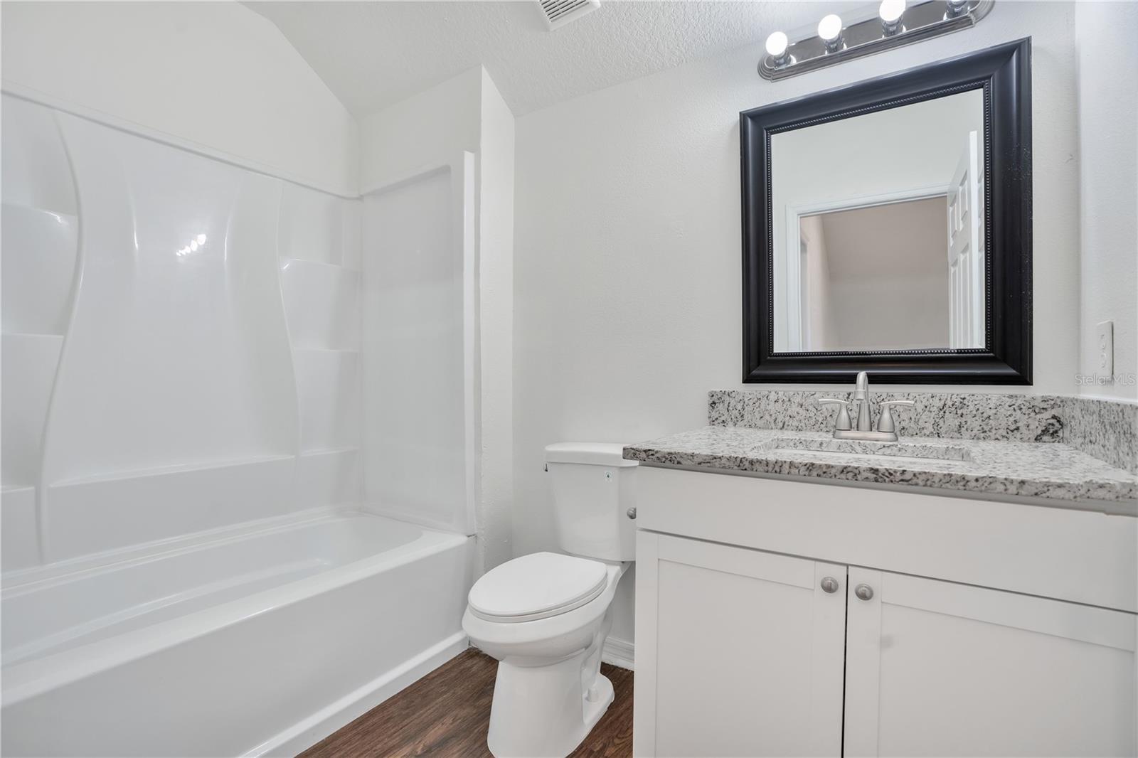 10225 SUMMERVIEW CIR — photo 16