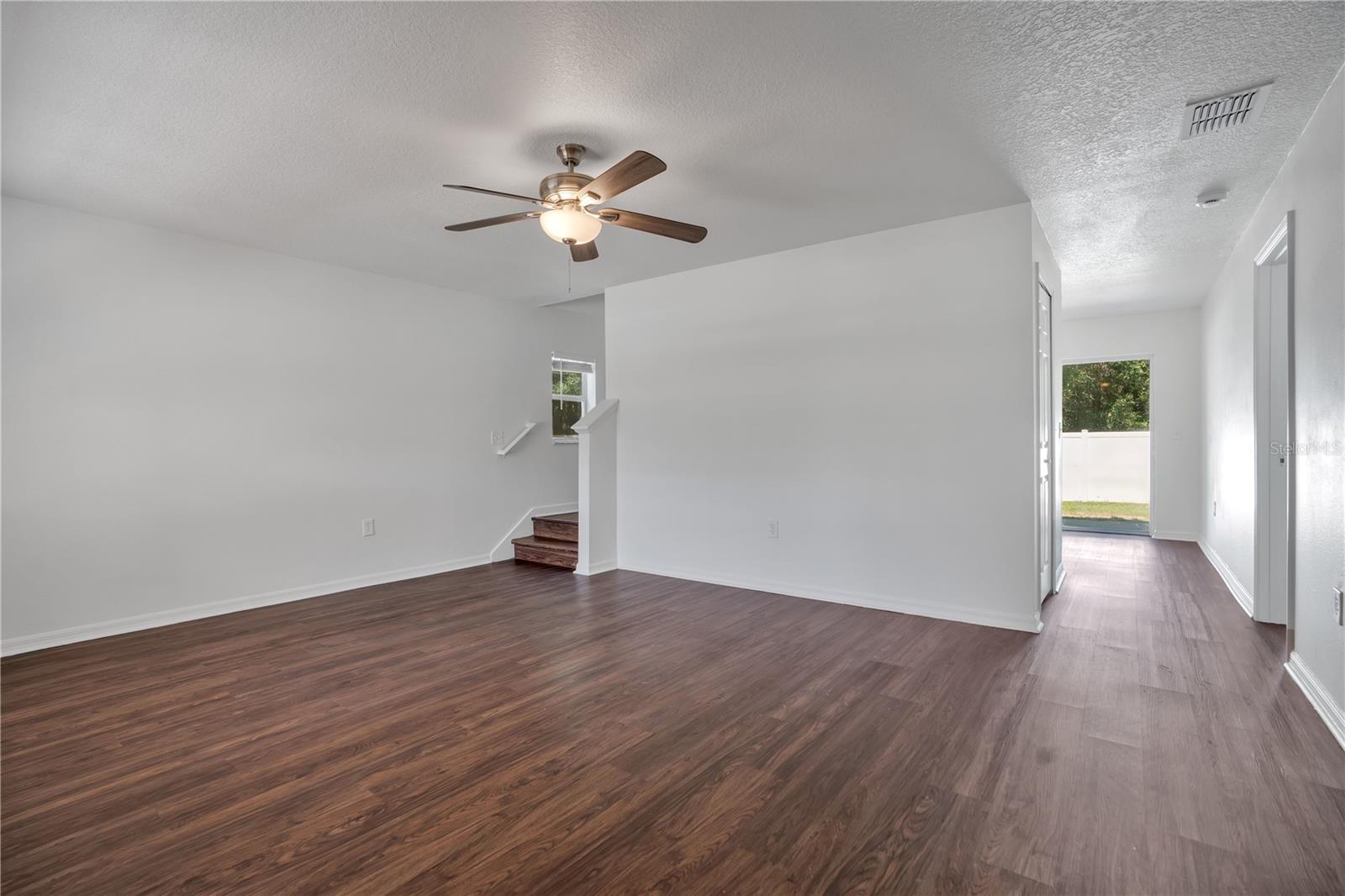 10225 SUMMERVIEW CIR — photo 9