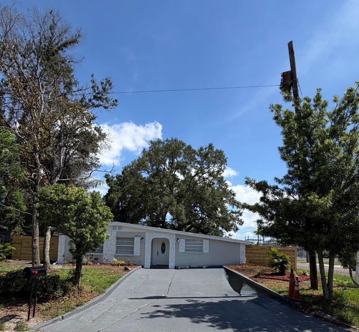 3001 E FERN ST — photo 2