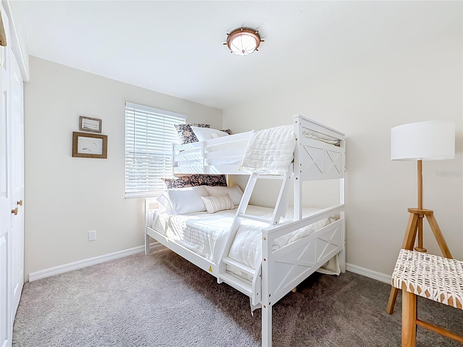 202 PEACOCK LN #B — photo 17