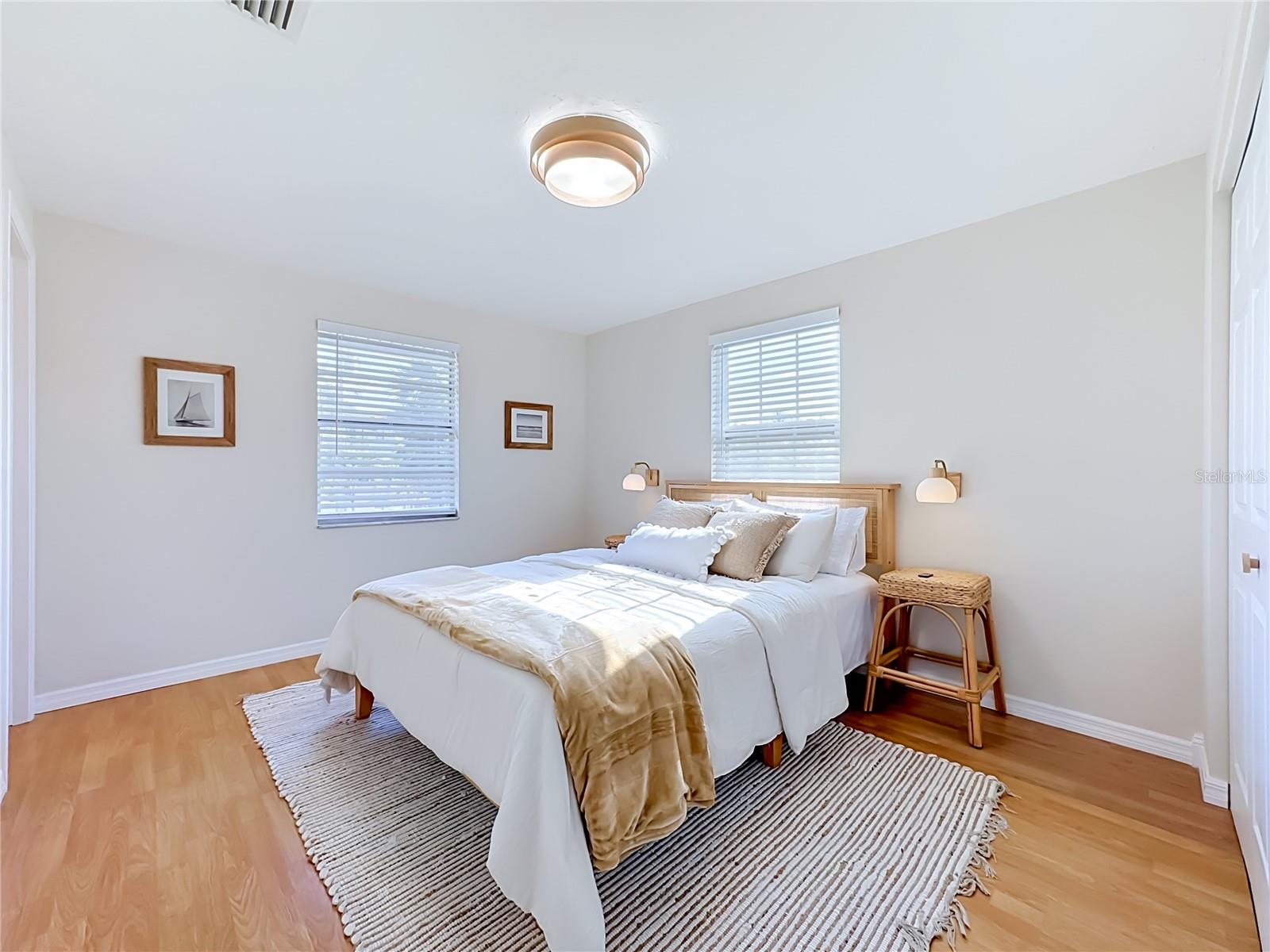 202 PEACOCK LN #B — photo 23