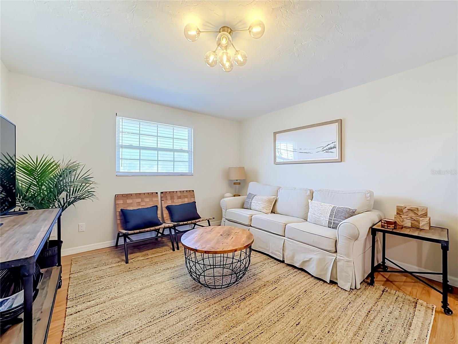 202 PEACOCK LN #B — photo 15