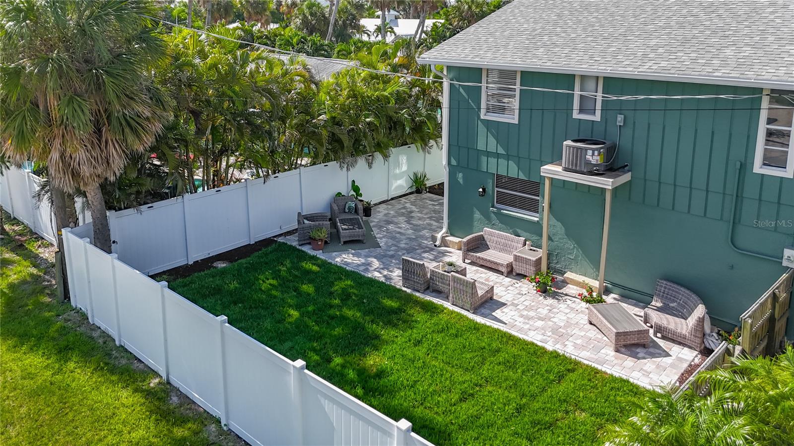 202 PEACOCK LN #B — photo 36