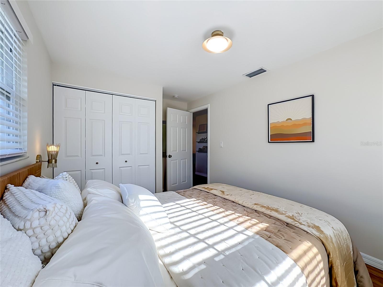 202 PEACOCK LN #B — photo 20