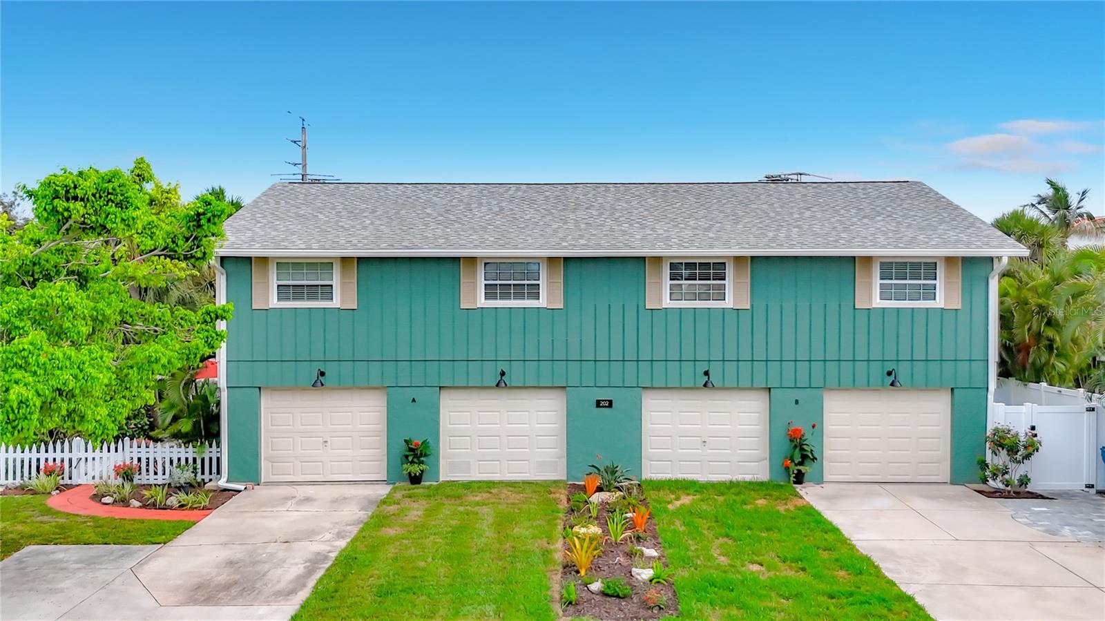 202 PEACOCK LN #B — photo 40