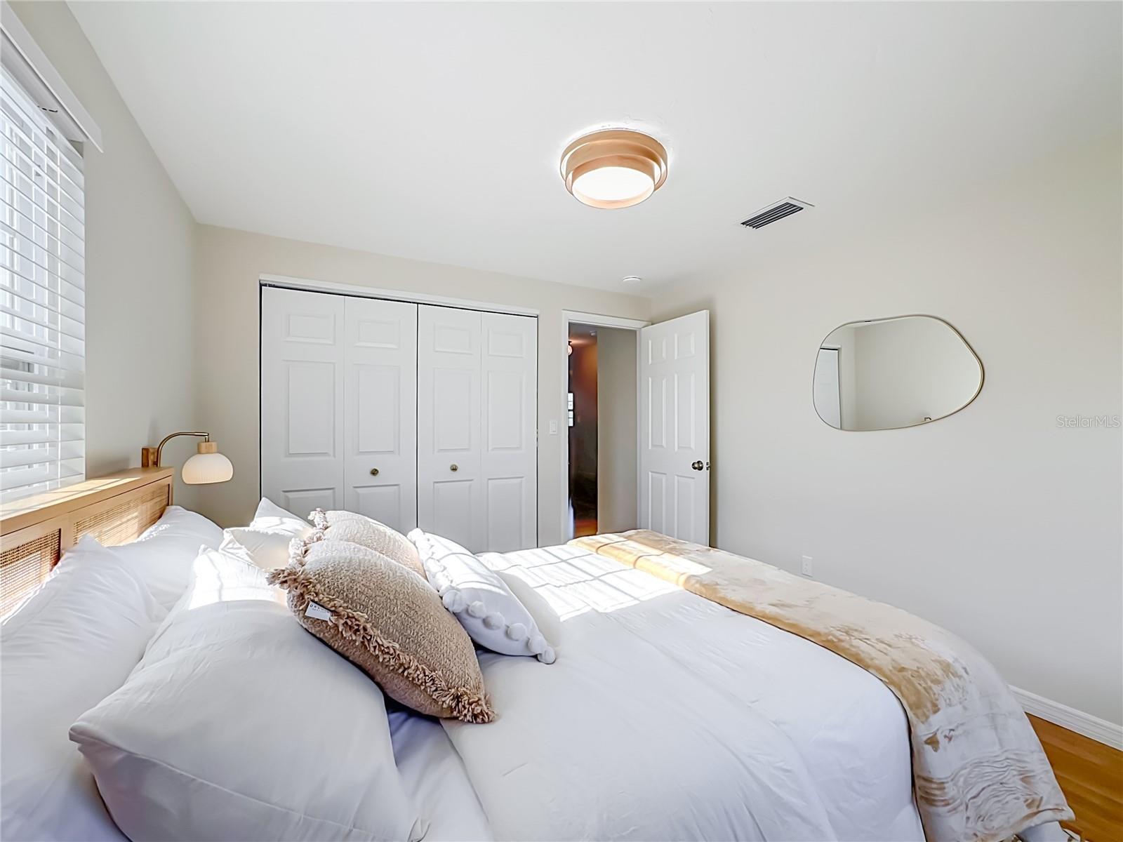 202 PEACOCK LN #B — photo 24
