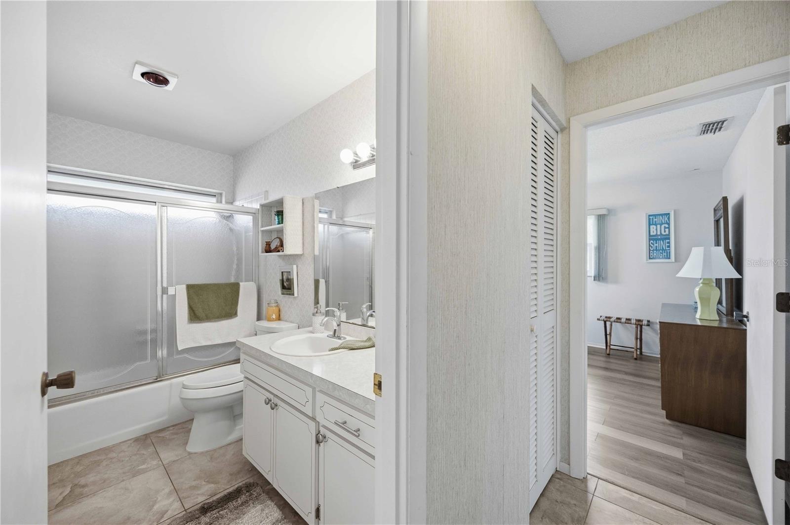 119 VAN DYCK DR — photo 31