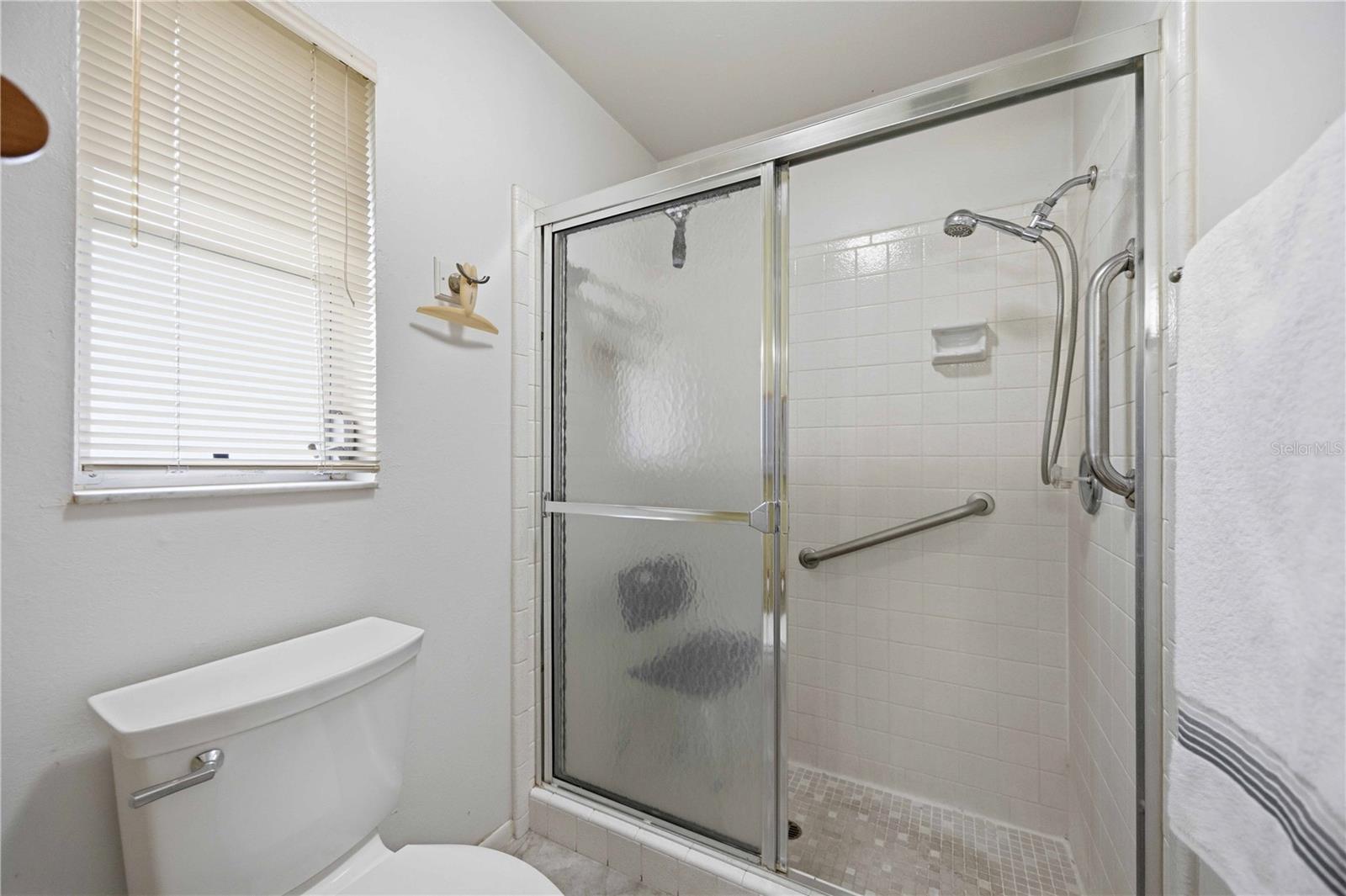 119 VAN DYCK DR — photo 26