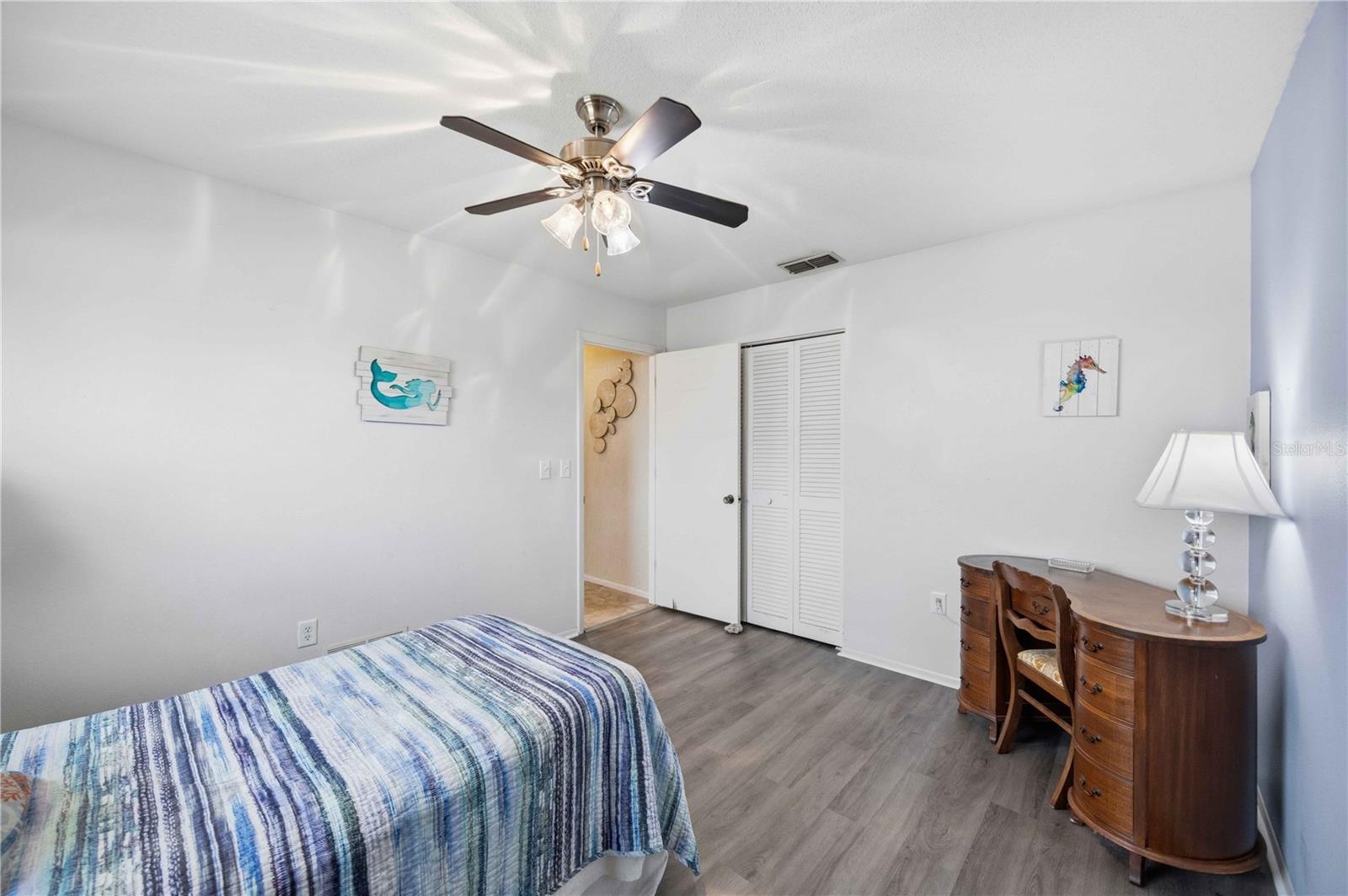 119 VAN DYCK DR — photo 36