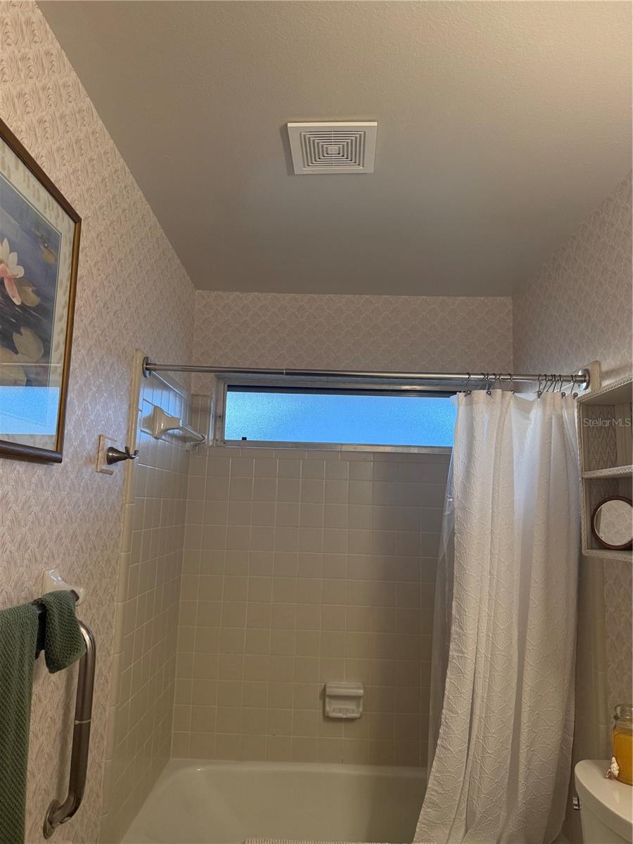 119 VAN DYCK DR — photo 34