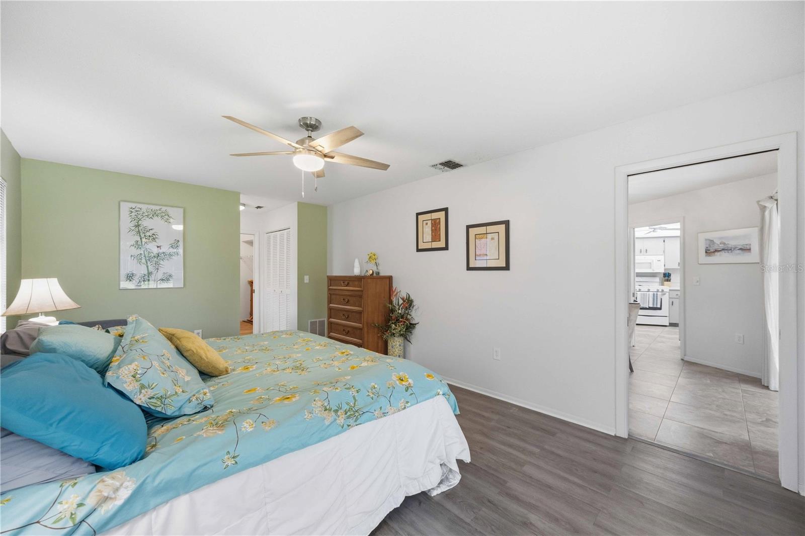 119 VAN DYCK DR — photo 24
