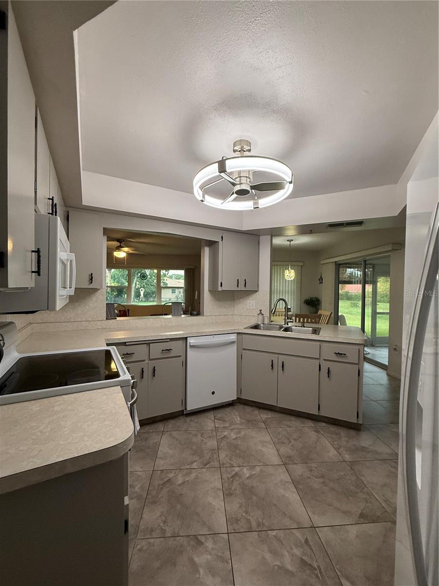 119 VAN DYCK DR — photo 19