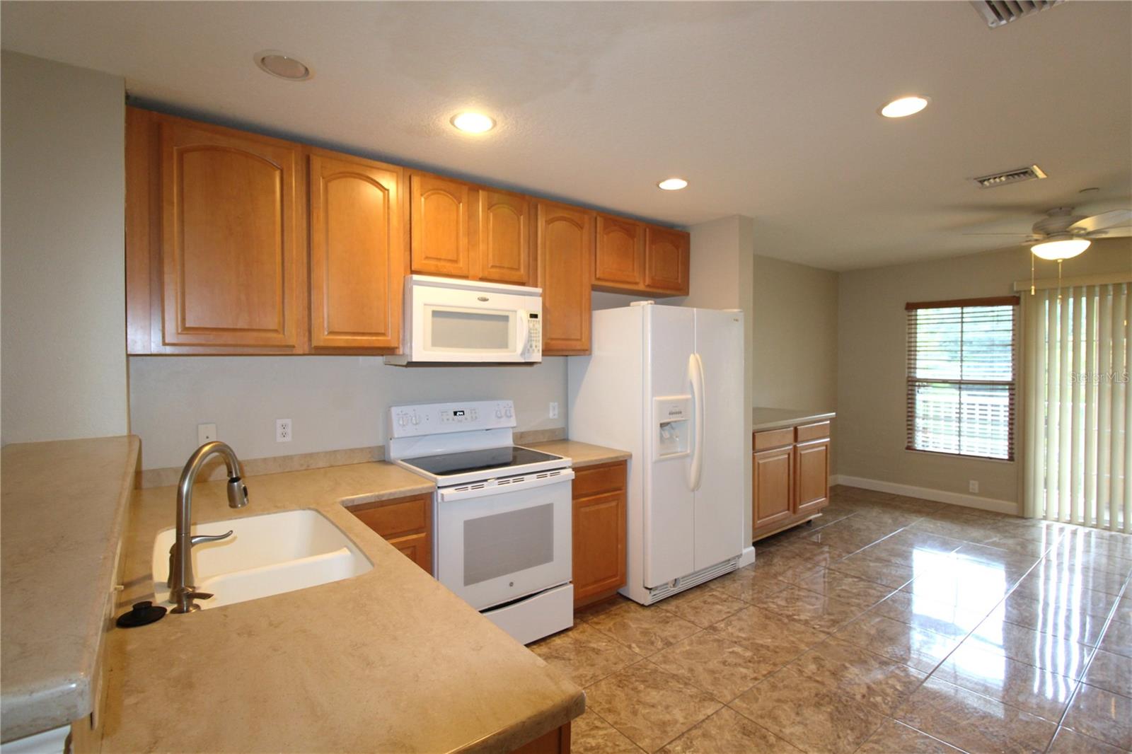 8828 WHITE SAGE LOOP — photo 2