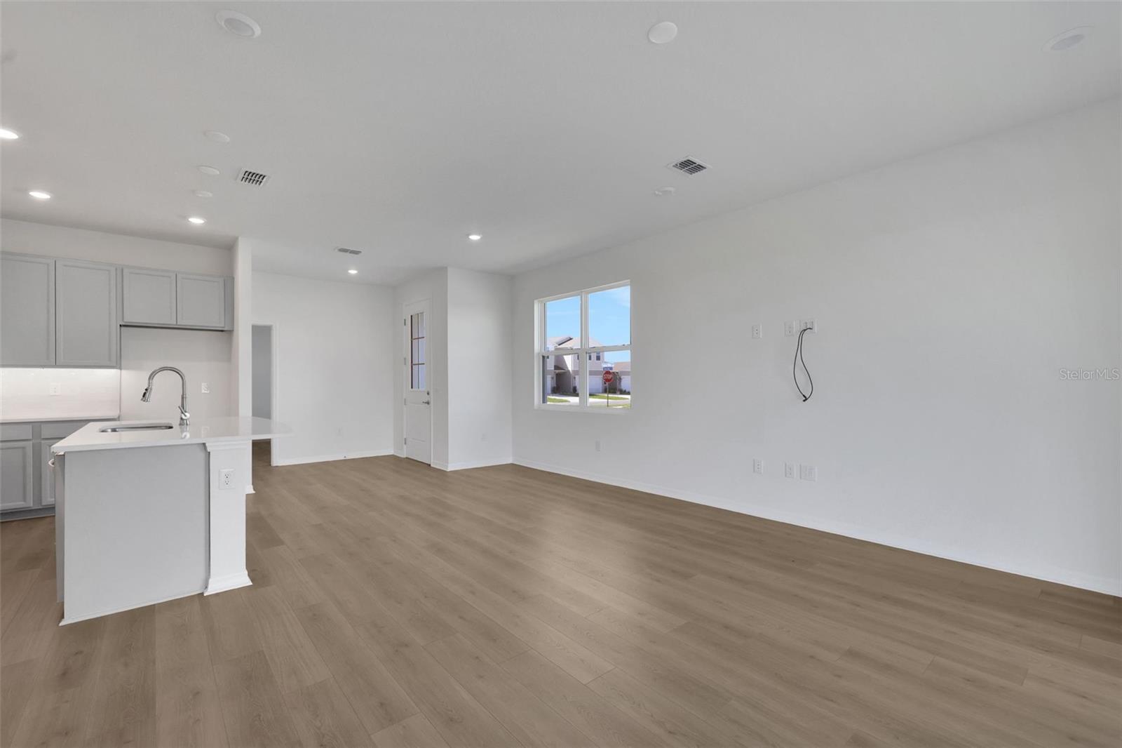 7530 SEA OAK CT — photo 6