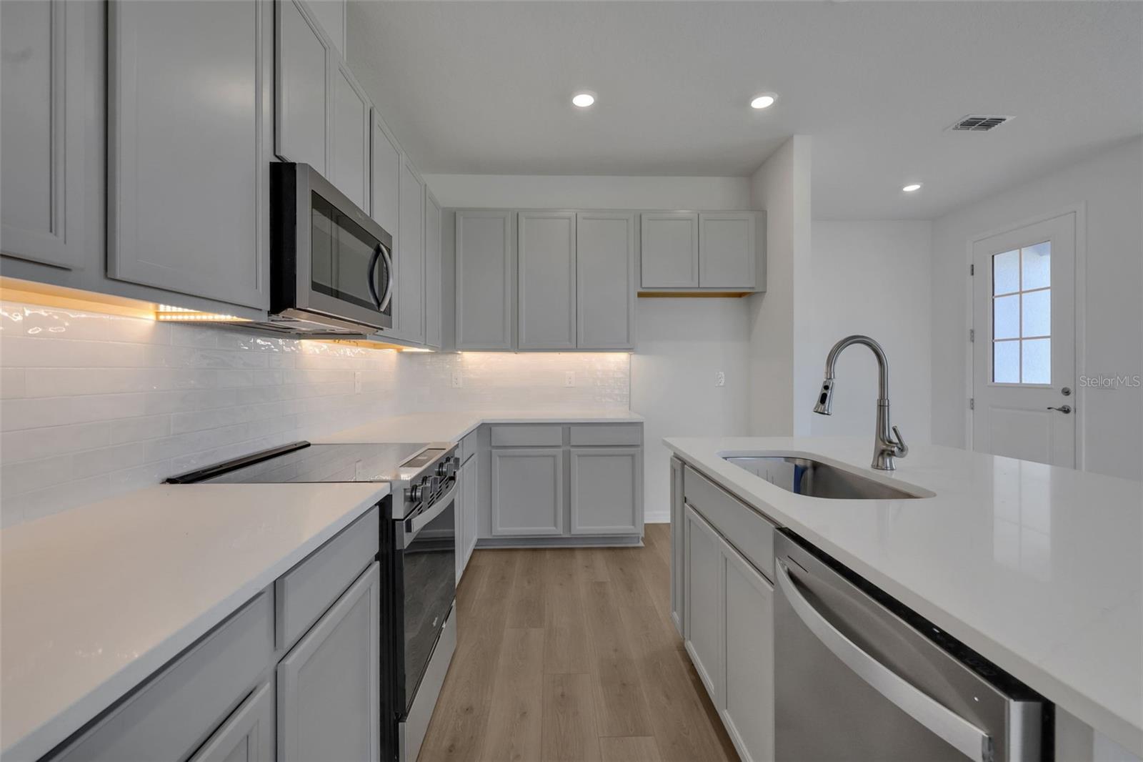7530 SEA OAK CT — photo 13