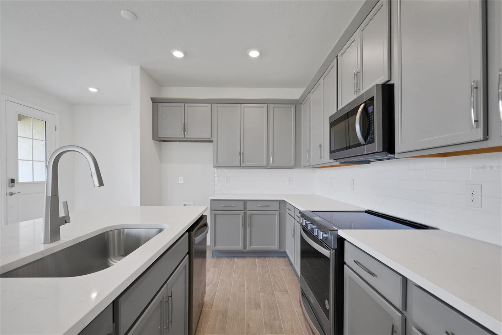 7551 SEA OAK CT — photo 8