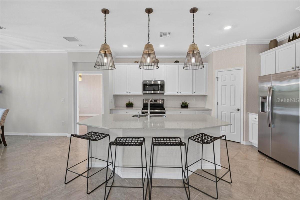 10059 CROOKED CREEK DR #202 — photo 5