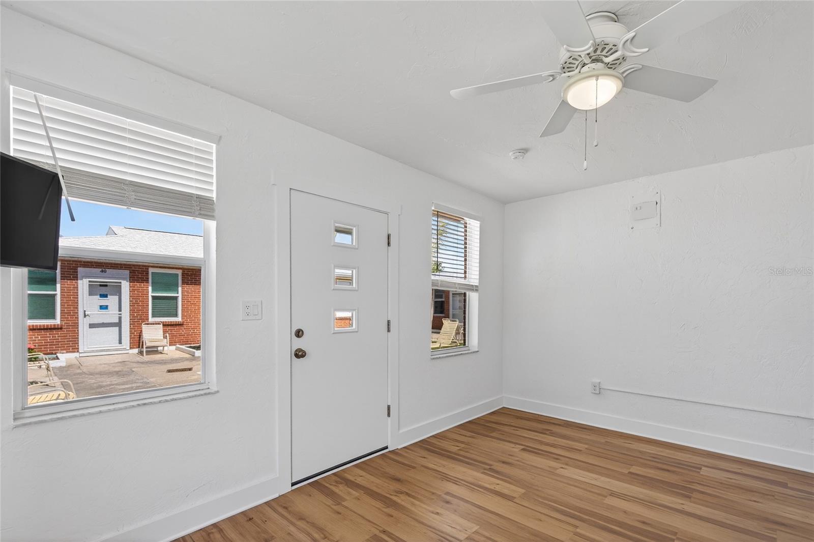 908 VILLAS DR #31 — photo 7