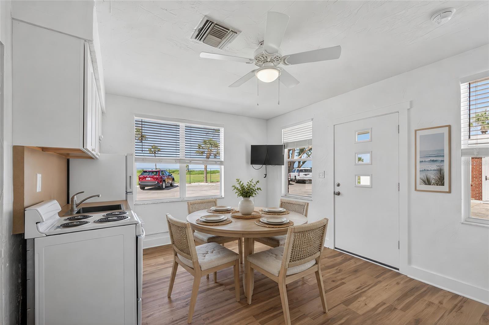 908 VILLAS DR #31 — photo 5