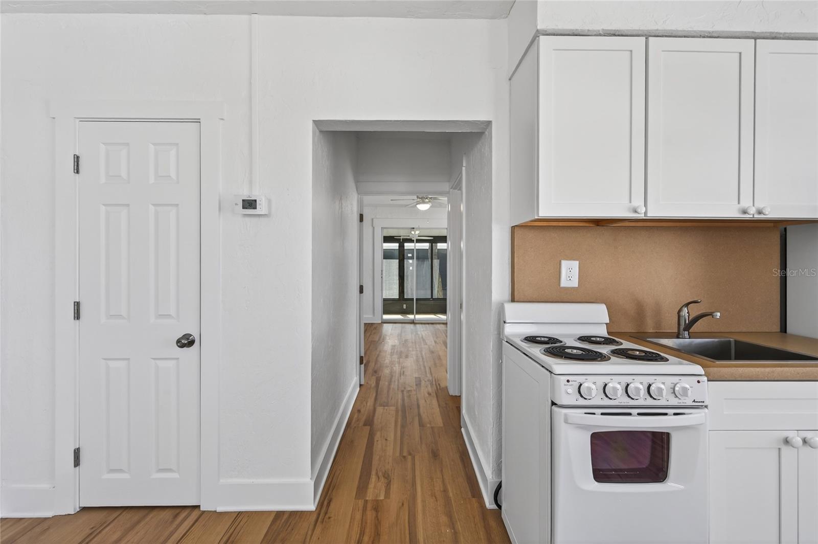 908 VILLAS DR #31 — photo 9