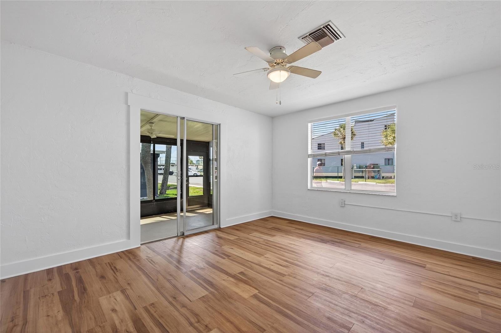 908 VILLAS DR #31 — photo 18