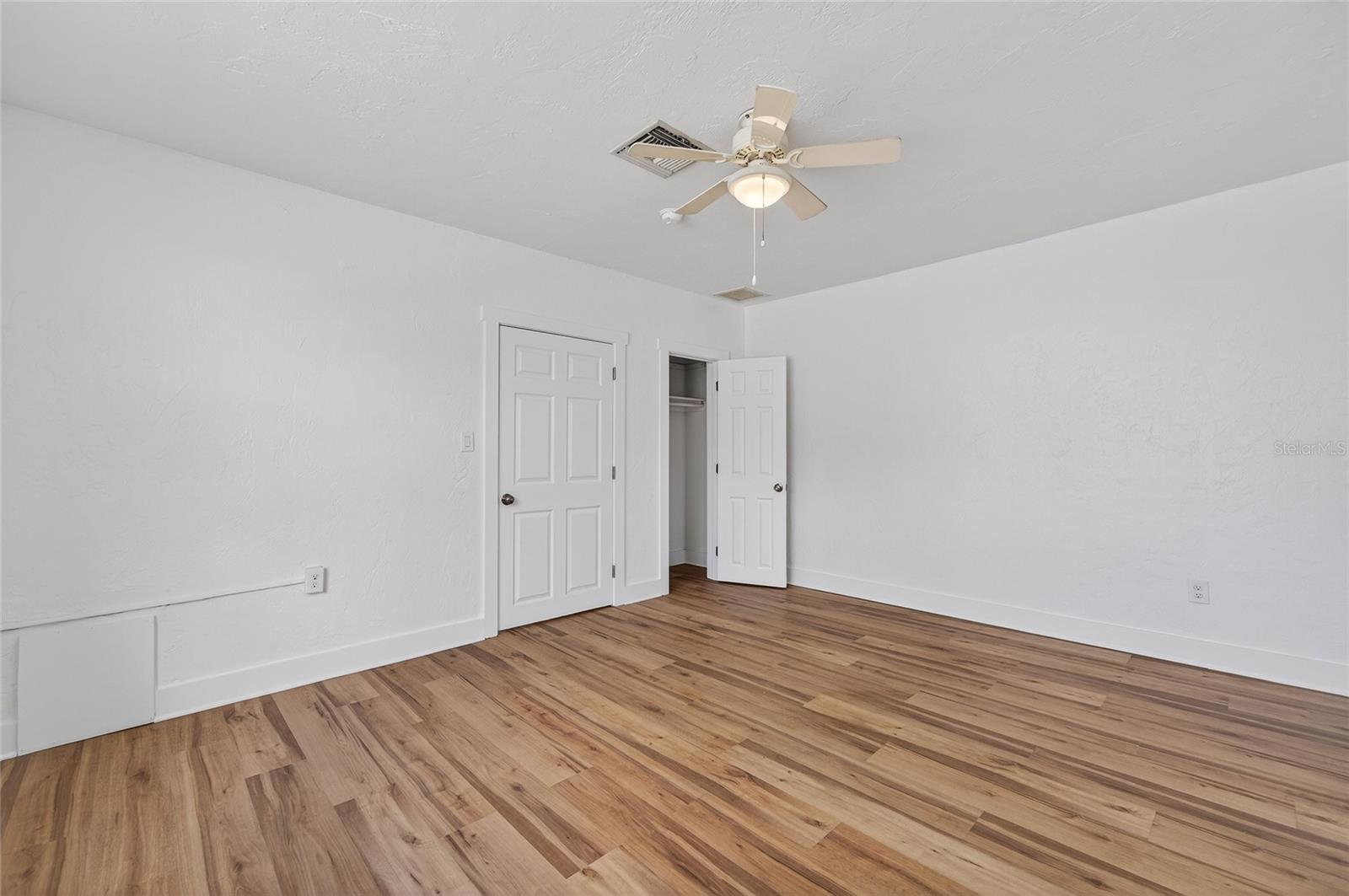 908 VILLAS DR #31 — photo 16