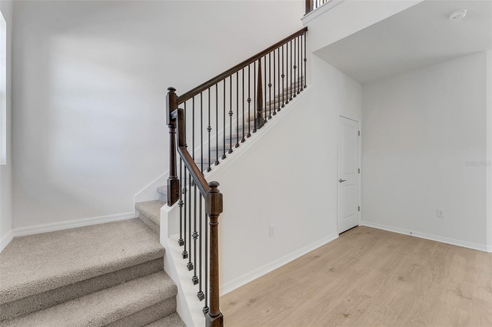 8112 SUNNY POINT TRL — photo 34