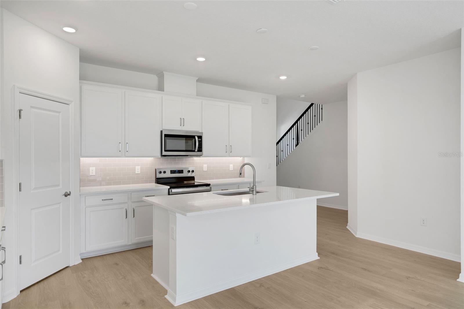 8112 SUNNY POINT TRL — photo 22