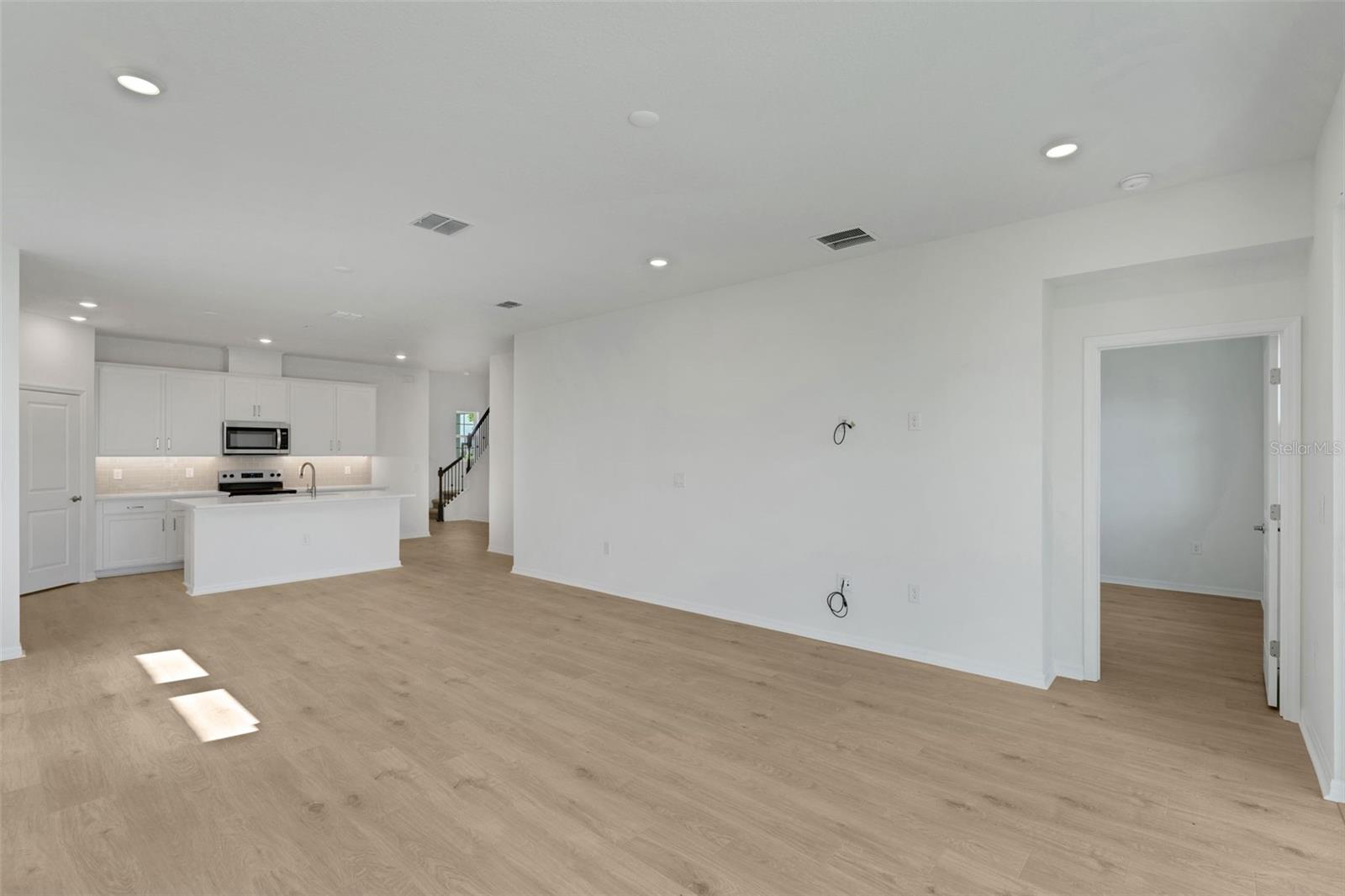 8112 SUNNY POINT TRL — photo 17