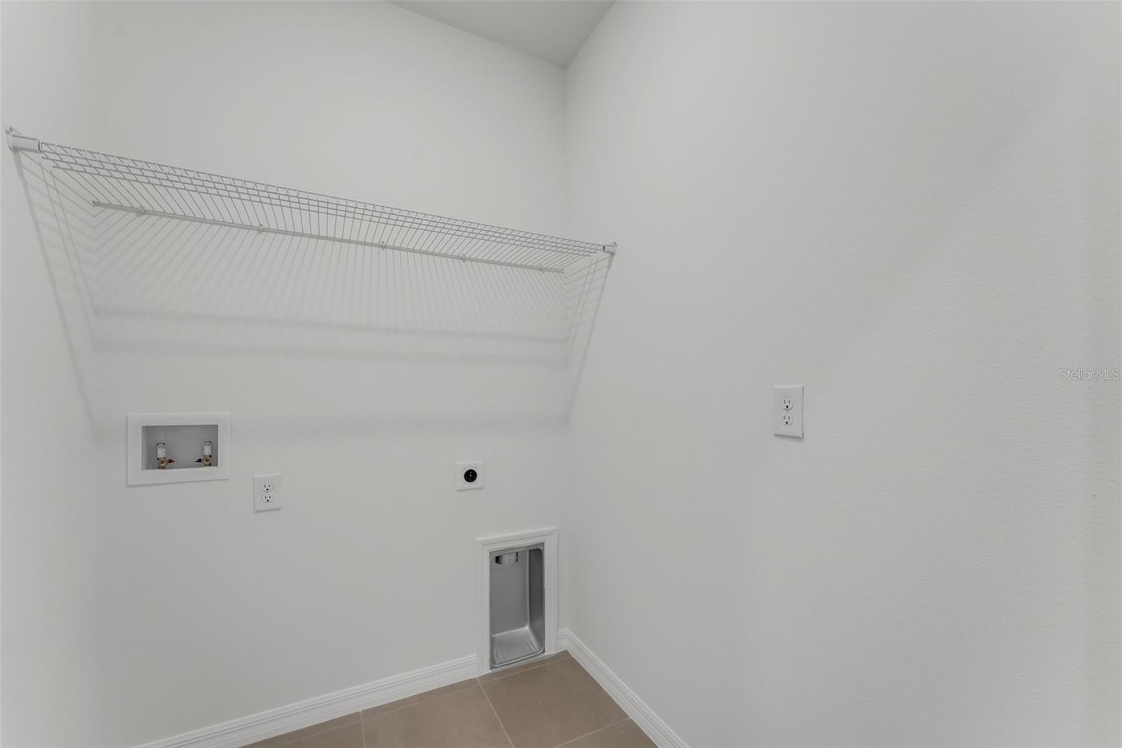 8112 SUNNY POINT TRL — photo 38