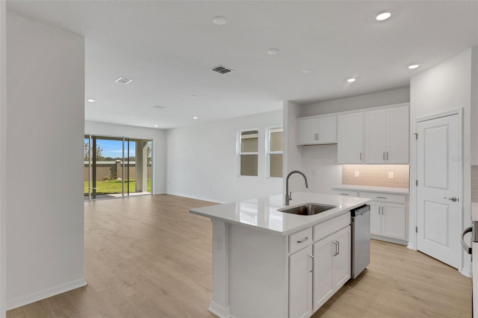 8112 SUNNY POINT TRL — photo 14