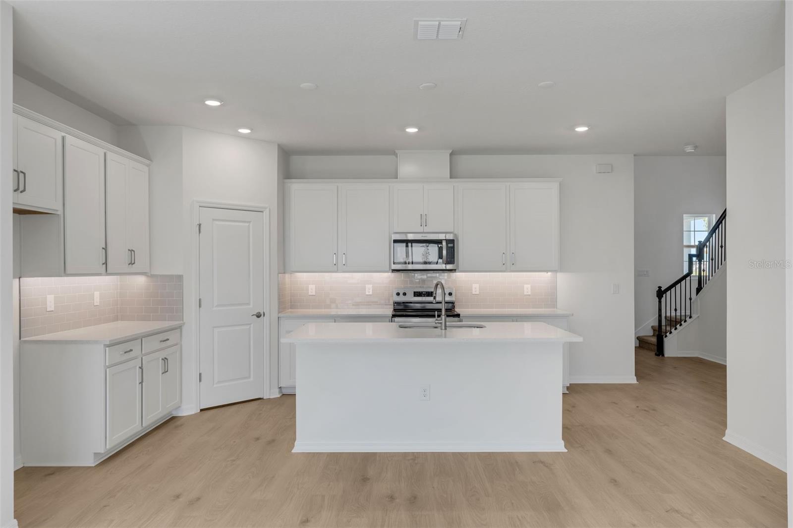8112 SUNNY POINT TRL — photo 20
