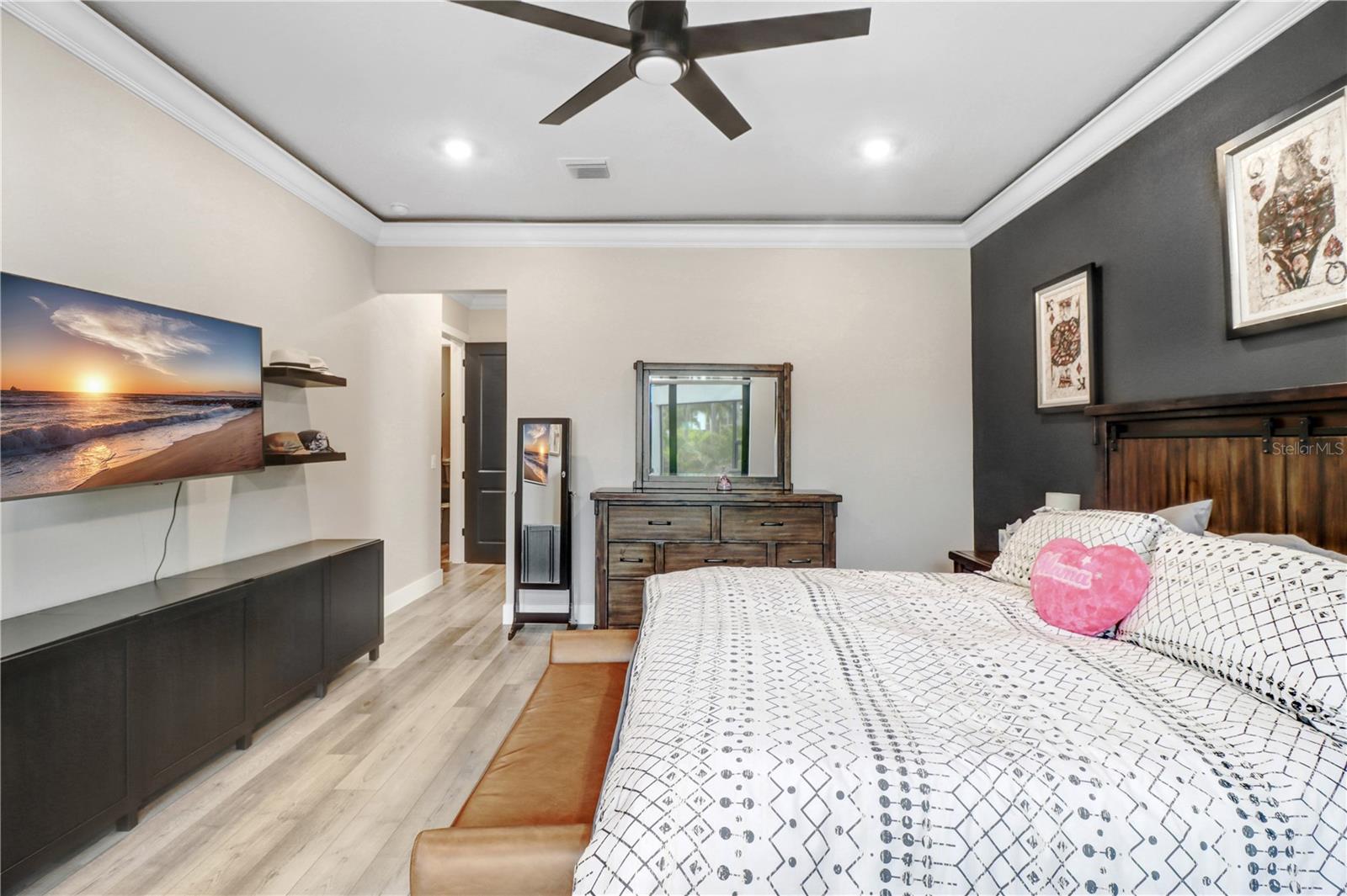 6104 LAGOMAR LN — photo 22
