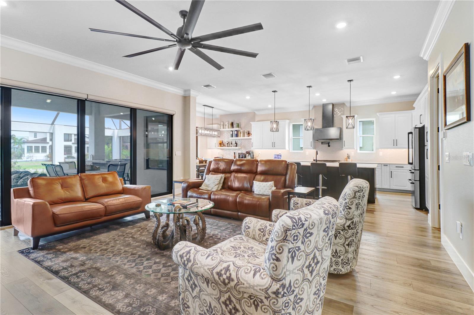 6104 LAGOMAR LN — photo 10