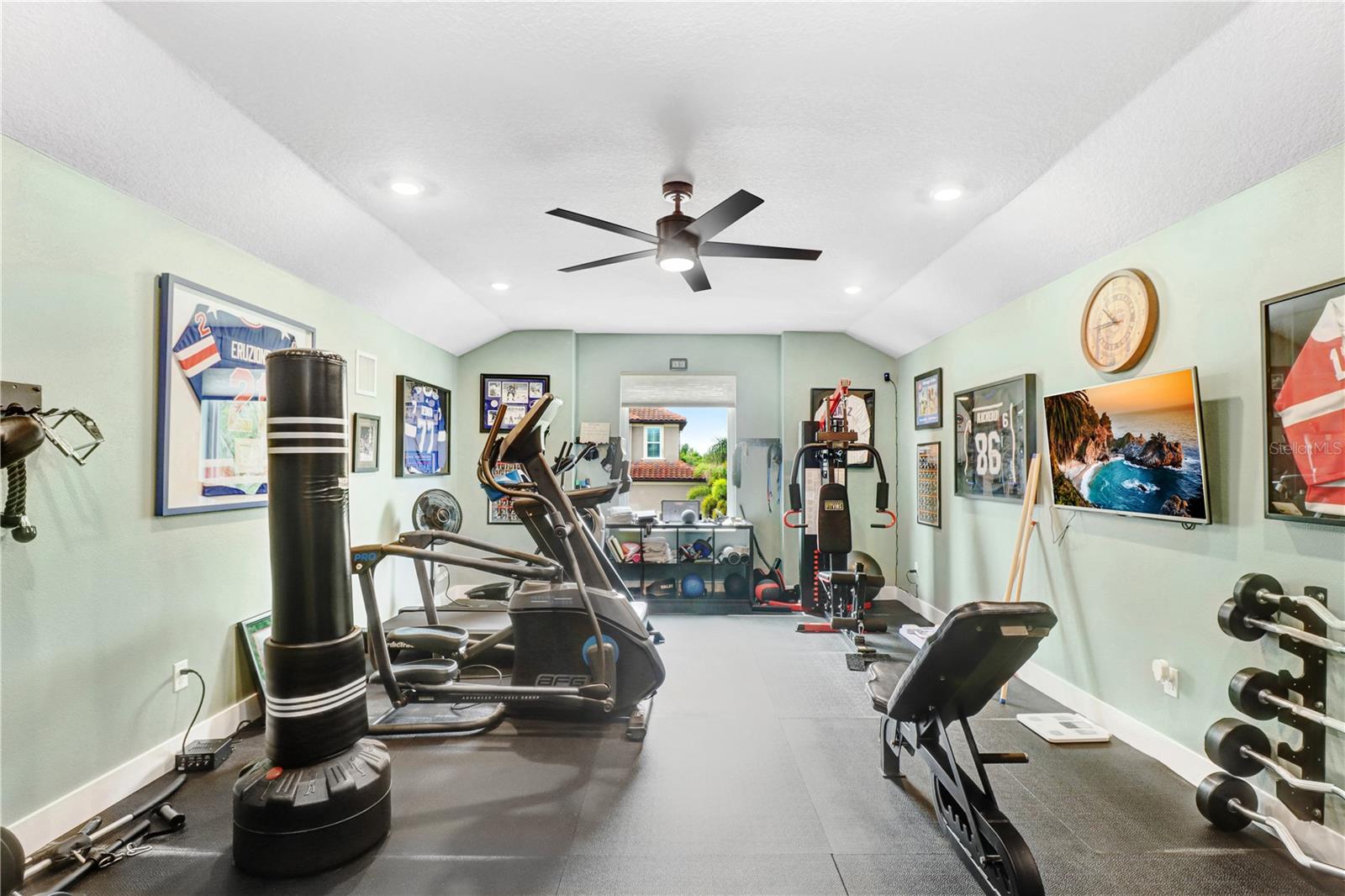 6104 LAGOMAR LN — photo 33