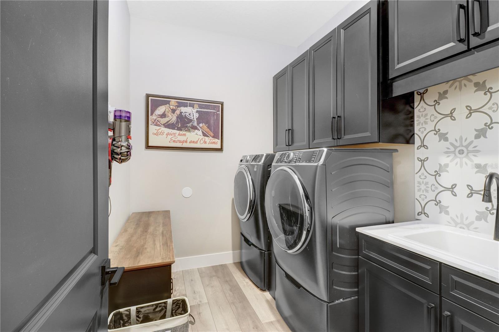 6104 LAGOMAR LN — photo 21