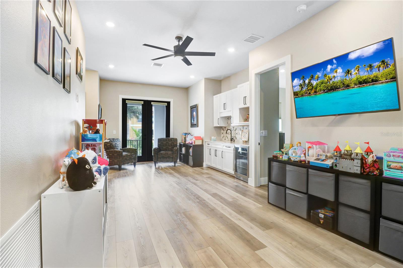 6104 LAGOMAR LN — photo 35