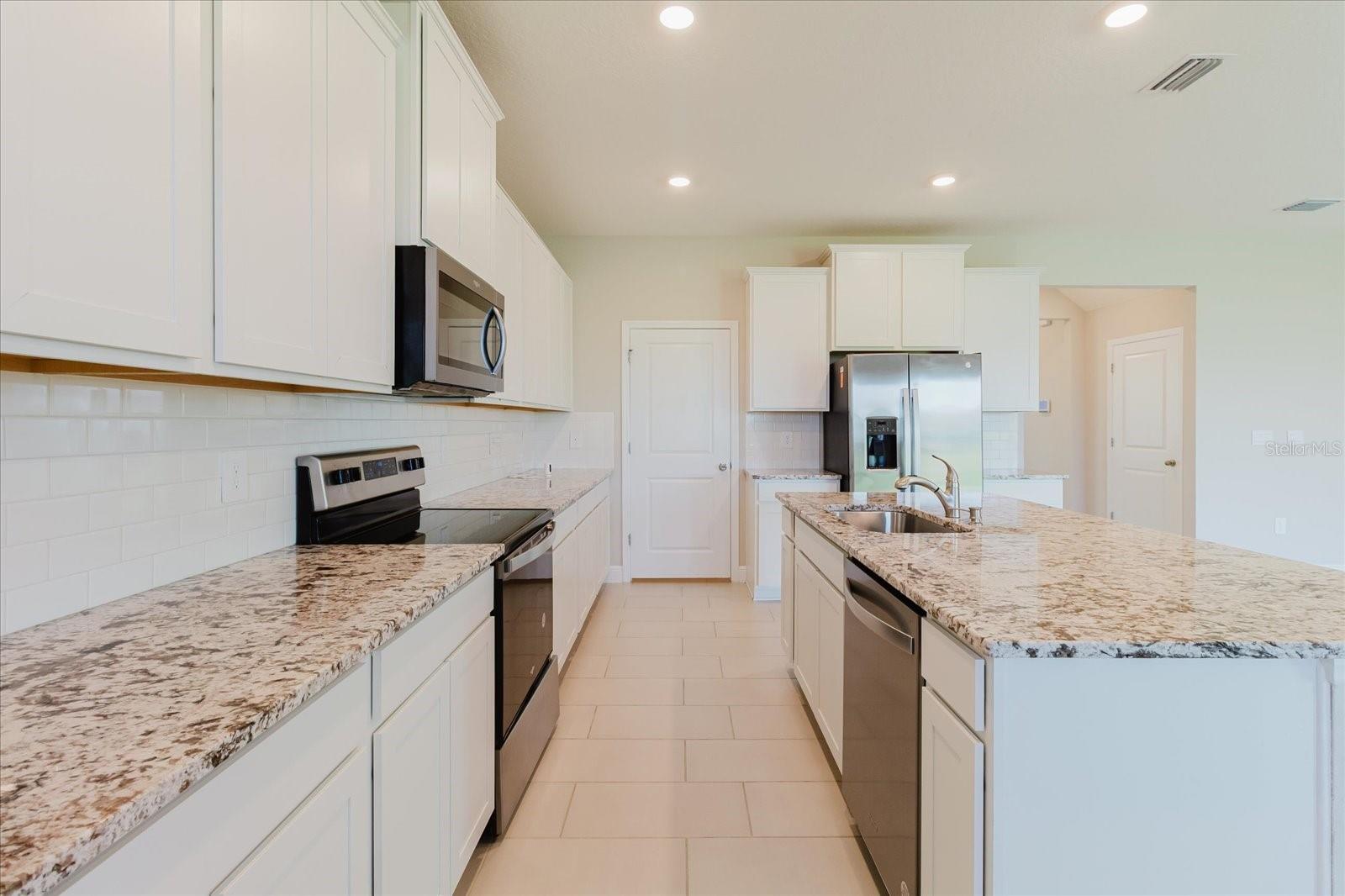 16725 BARNWOOD PL — photo 10