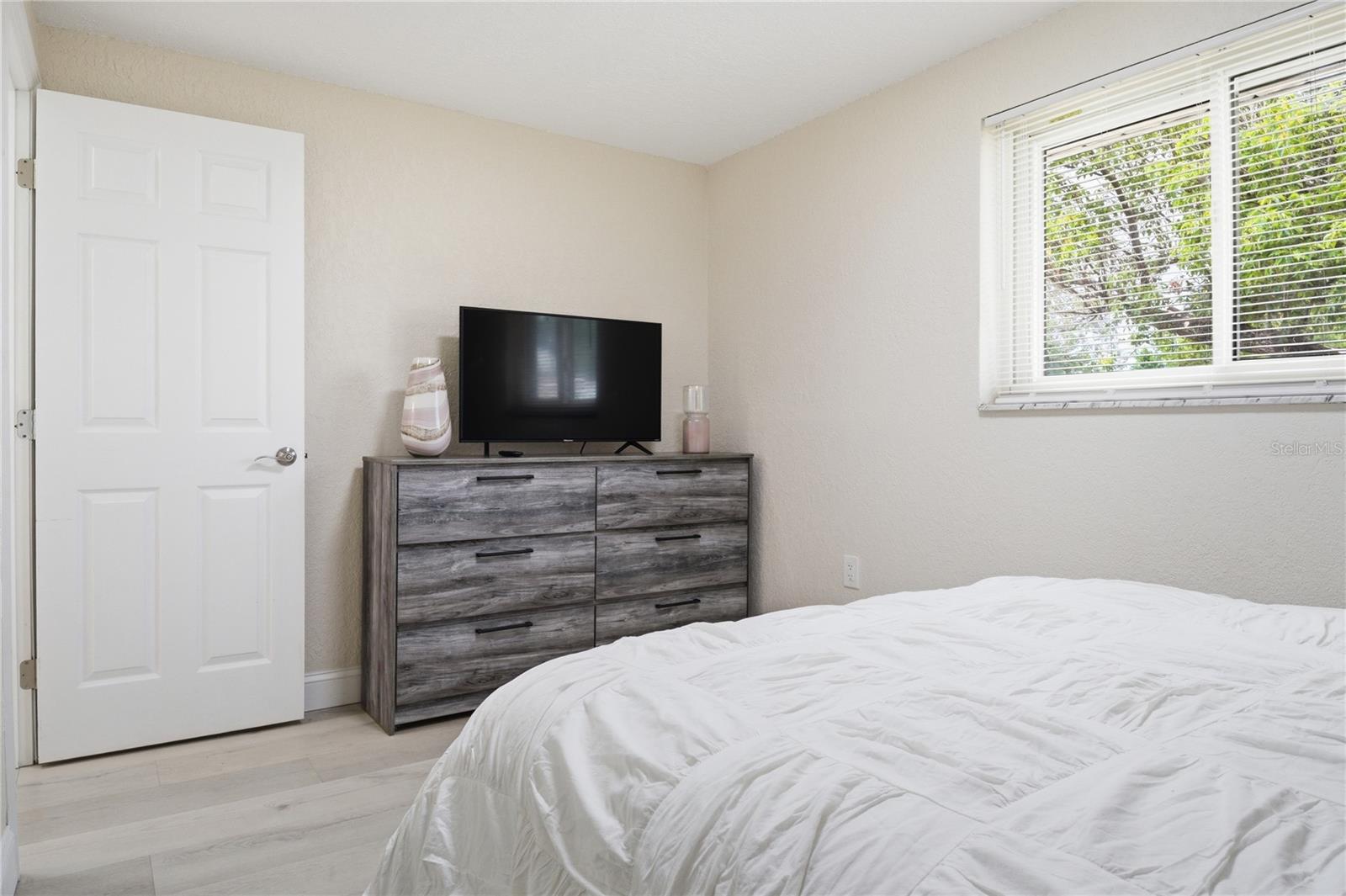 6338 ABERDEEN AVE — photo 10
